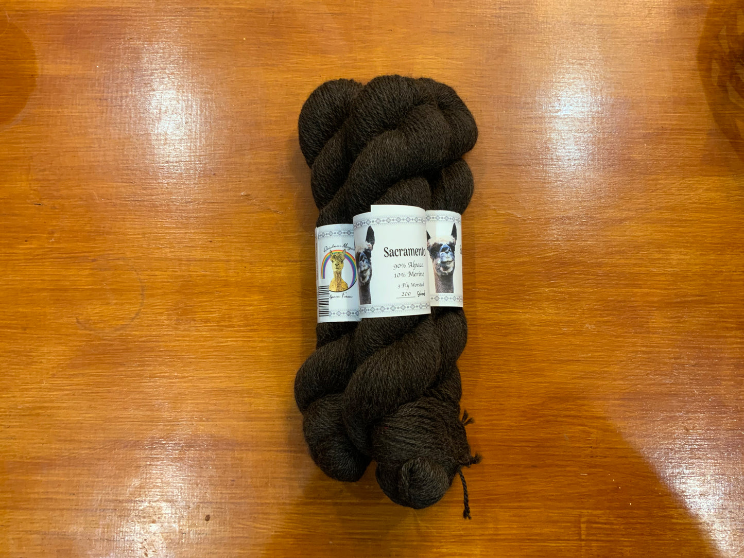 Sacramento 3ply worsted 10% black merino %90 Alpaca