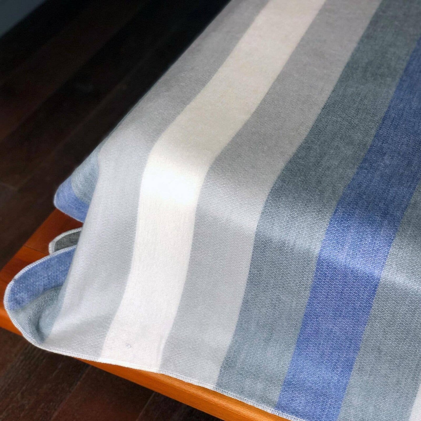 Soft & Warm Baby Alpaca Wool Blanket - Queen 90" x 65" - Thick Stripes Pattern White/Blue/Gray