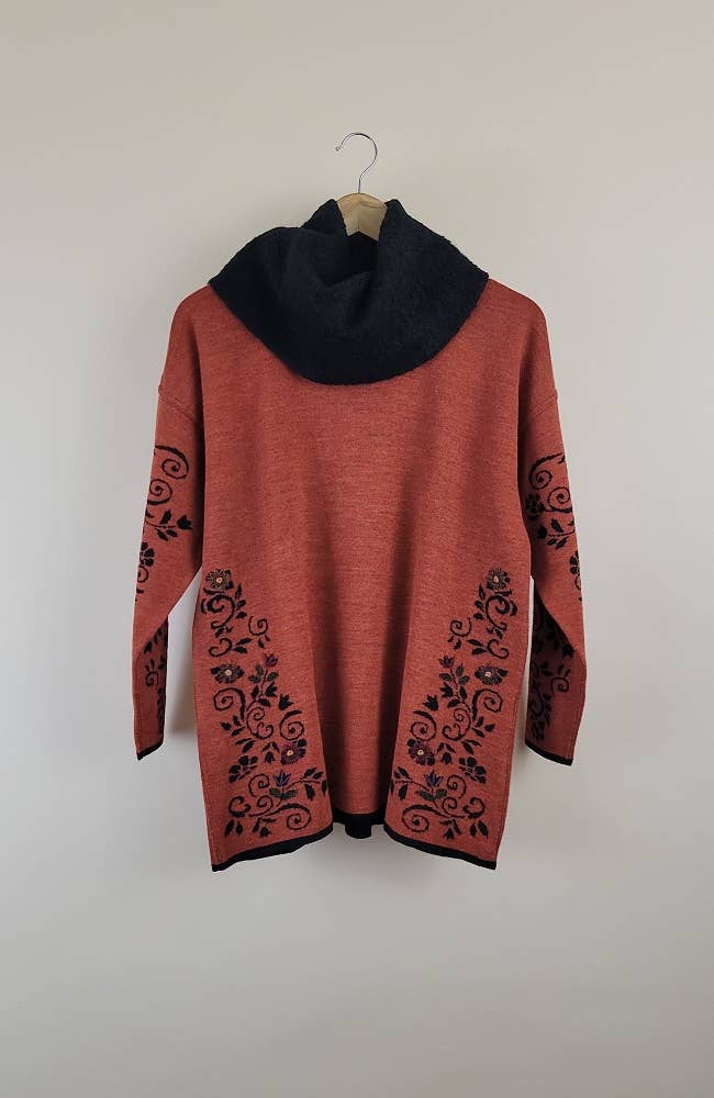 Oversized Alpaca Sweater | Reversible | Hand Embroidery