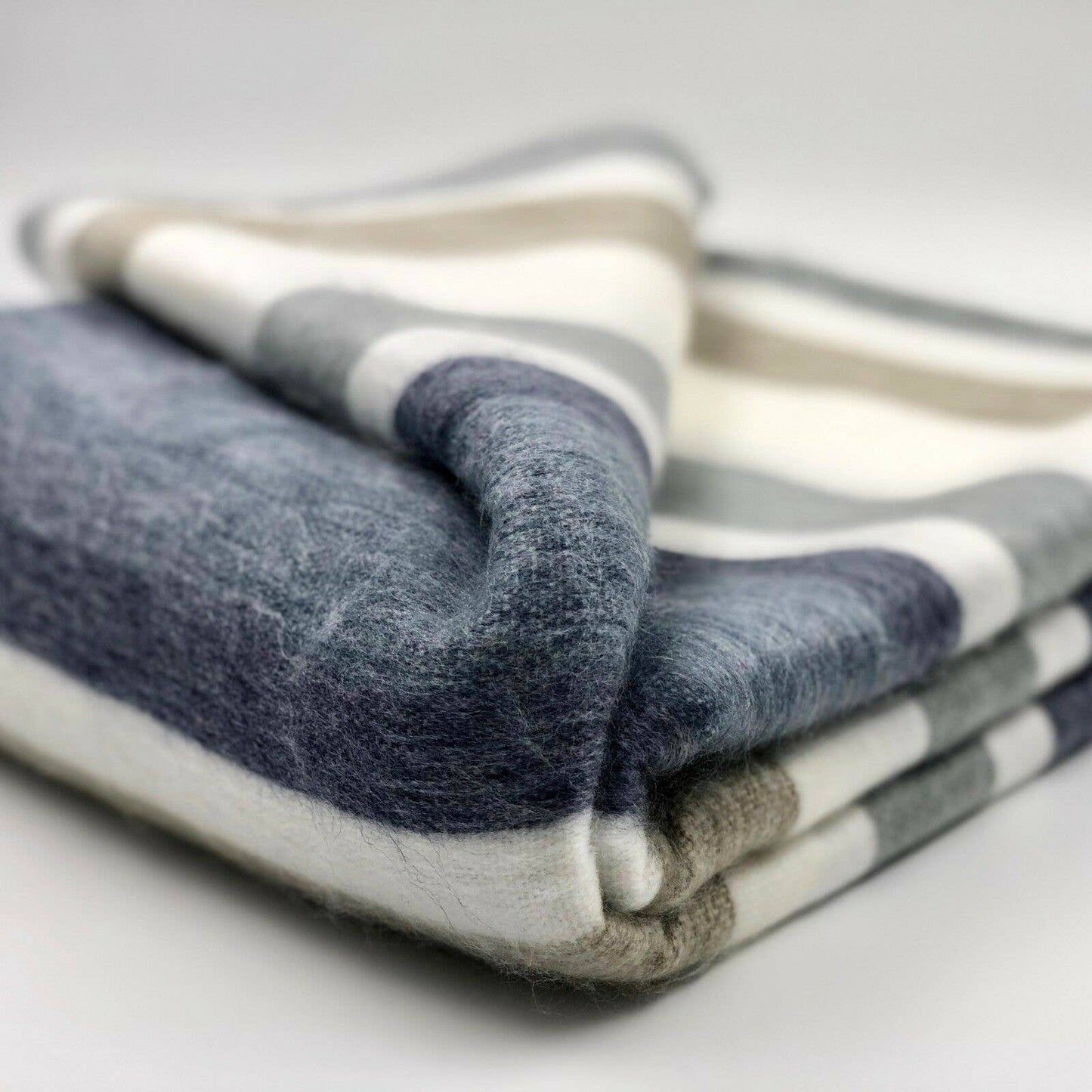 Soft & Warm Baby Alpaca Wool Blanket - Queen 90" x 65" - Striped Pattern