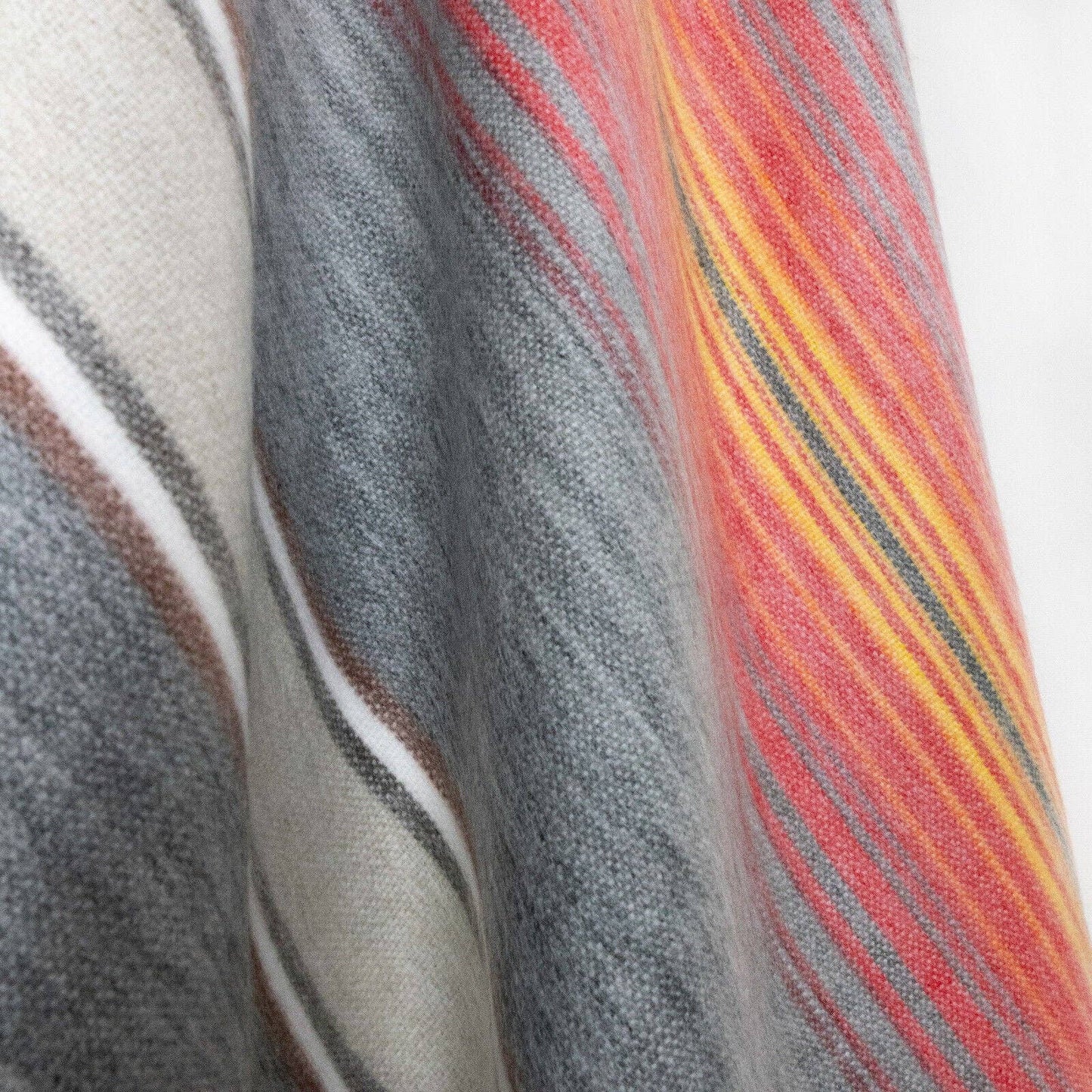 Ajilanga - Baby Alpaca Wool Blanket - Queen 95 x 65 in - Sunset Hues - Red/Orange/Dark Gray