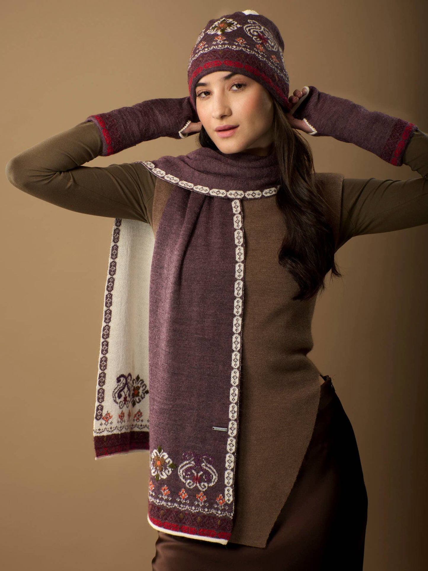 Eva Alpaca Scarf | Hand Embroidered