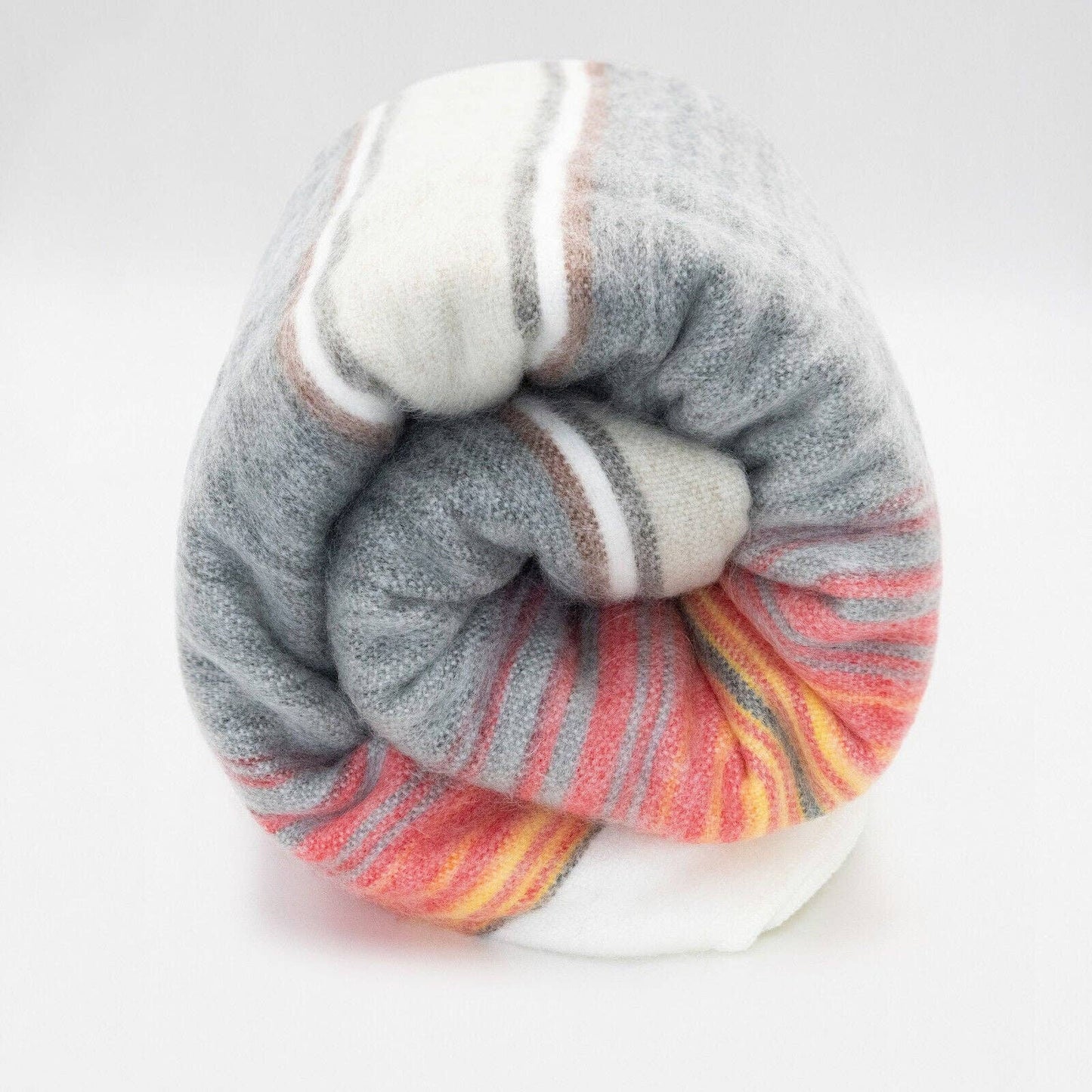 Ajilanga - Baby Alpaca Wool Blanket - Queen 95 x 65 in - Sunset Hues - Red/Orange/Dark Gray