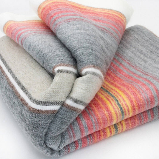 Ajilanga - Baby Alpaca Wool Blanket - Queen 95 x 65 in - Sunset Hues - Red/Orange/Dark Gray