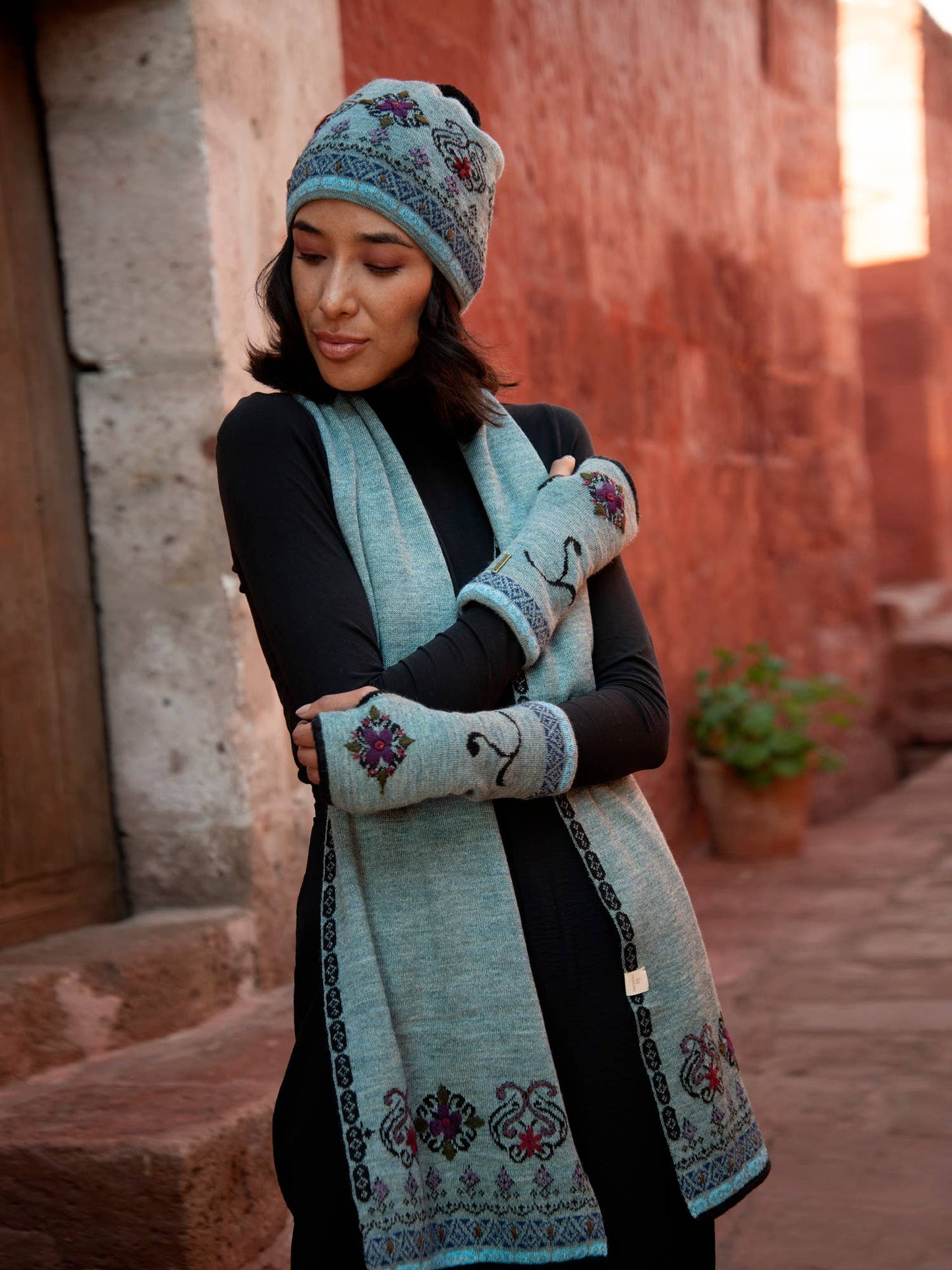 Eva Alpaca Scarf | Hand Embroidered